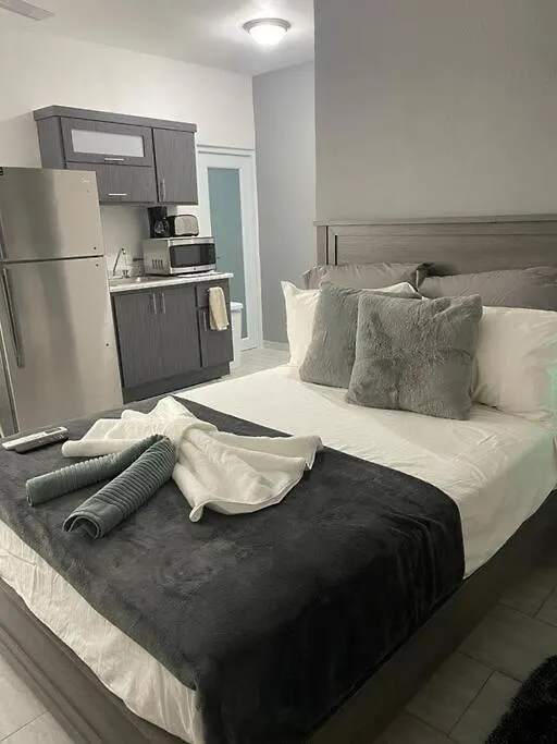 Urban Lodgings One @ Roosevelt 457 San Juan Apartment