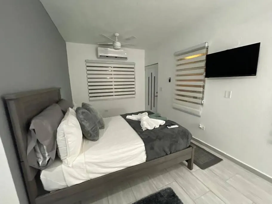 Urban Lodgings One @ Roosevelt 457 San Juan 0*,  Puerto Rico